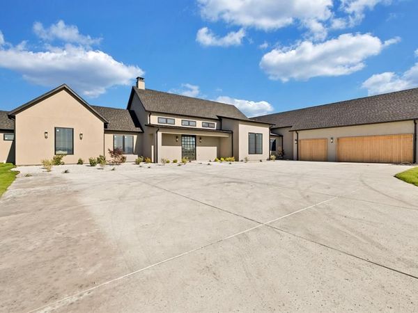 7256 Tom Trails , Krum, TX 76249