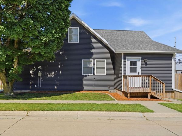 502 3rd Street , Victor, IA 52347