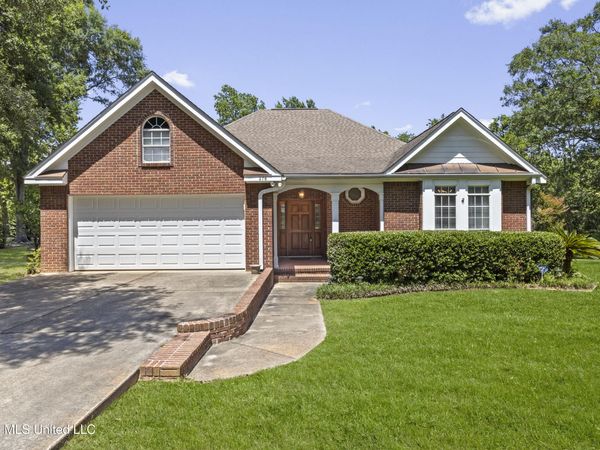376 Lakeview Boulevard, Biloxi, MS 39531