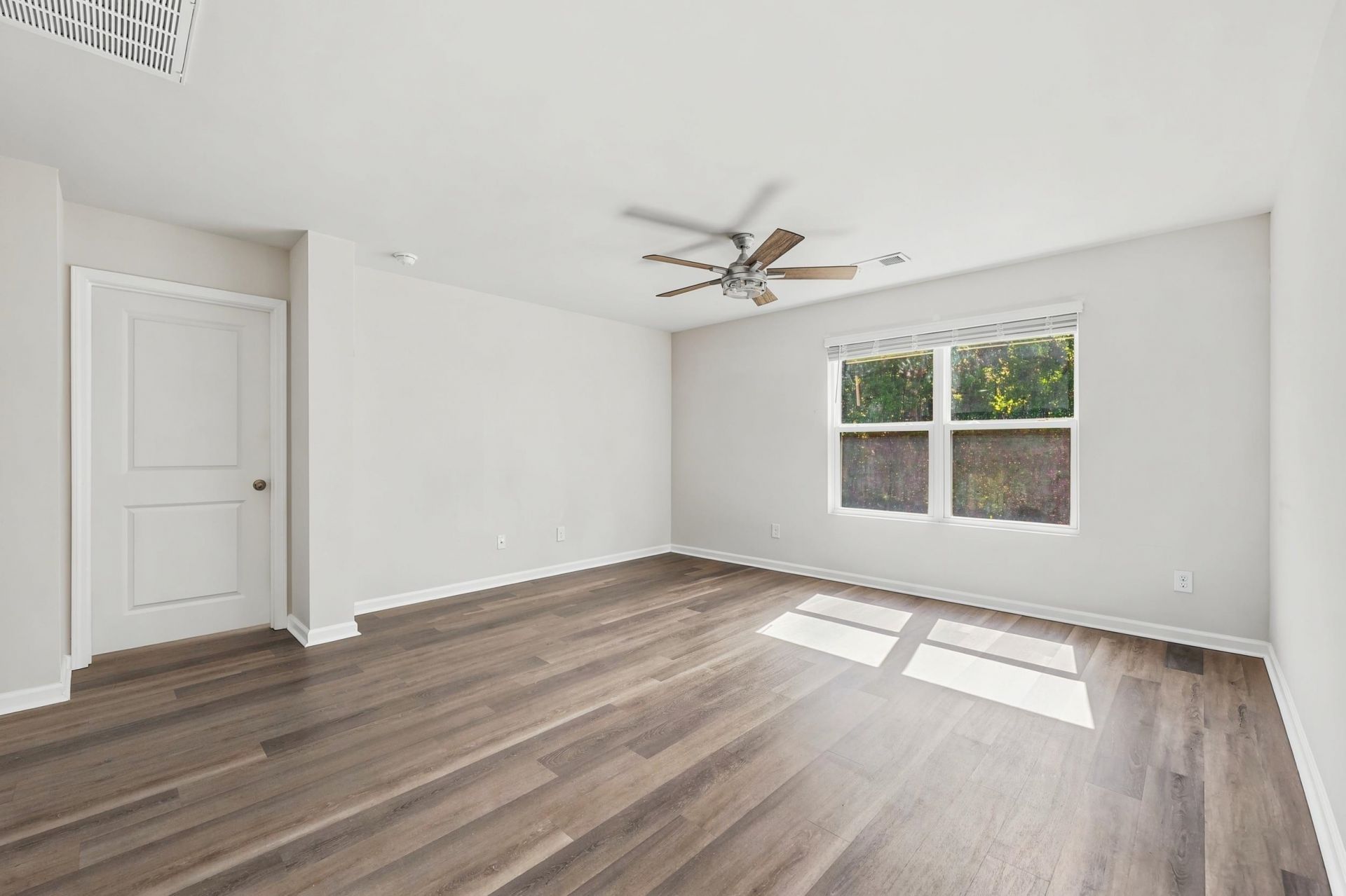 250 Hollandbush Dr.  Photo 23