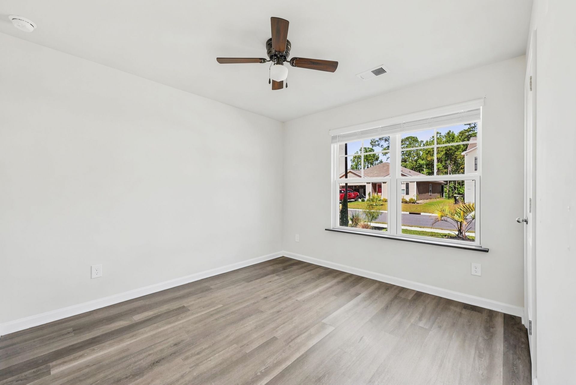 250 Hollandbush Dr.  Photo 8
