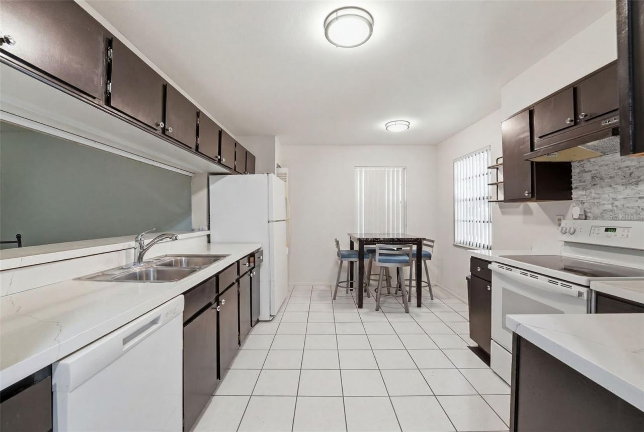 5080 Barrington Circle, Unit 3102, Sarasota, FL 34234 Photo