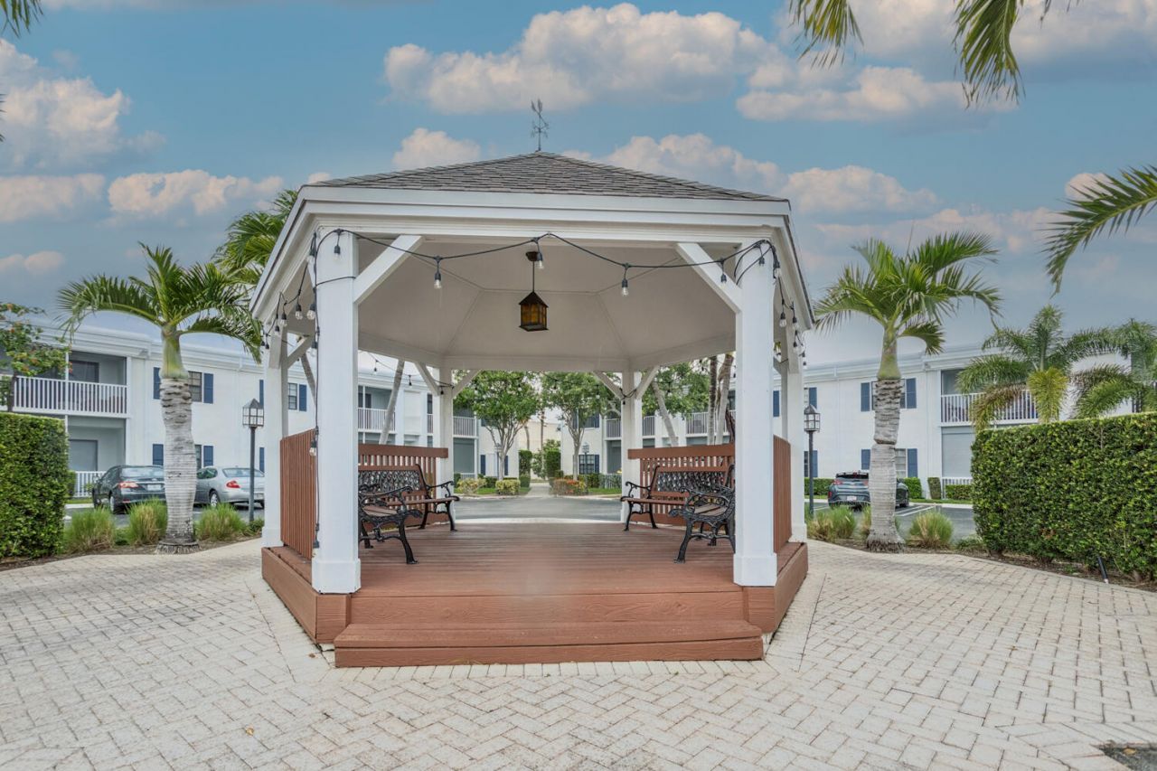 160 Cypress Club Drive, Unit 612, Pompano Beach, FL 33060 Photo