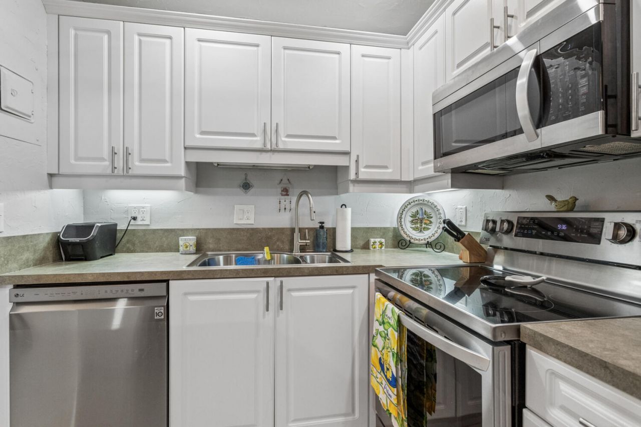 160 Cypress Club Drive, Unit 612, Pompano Beach, FL 33060 Photo