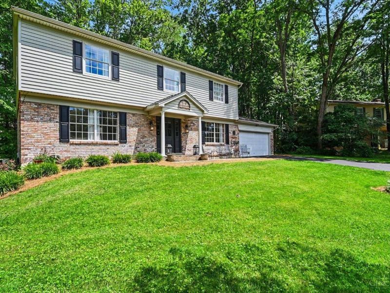 603 Woodsway Drive, Miami Twp, OH 45140 Photo 2