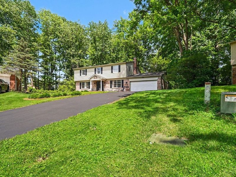 603 Woodsway Drive, Miami Twp, OH 45140 Photo 3