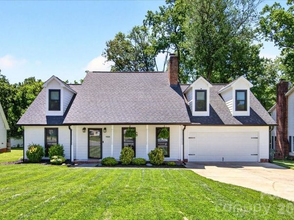 9018 Hunters Pointe Drive , Huntersville, NC 28078