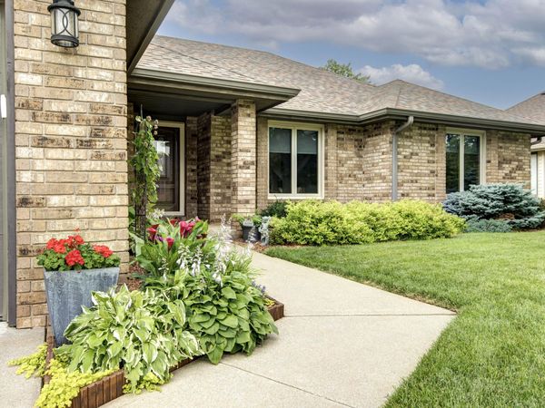 2535 S Laurel Avenue , Springfield, MO 65807