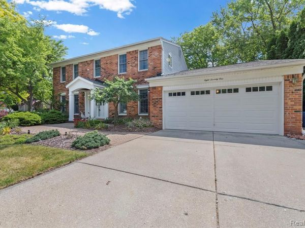 871 Spartan Drive , Rochester Hills, MI 48309