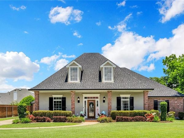 68 LONGWOOD Court, Marrero, LA 70072