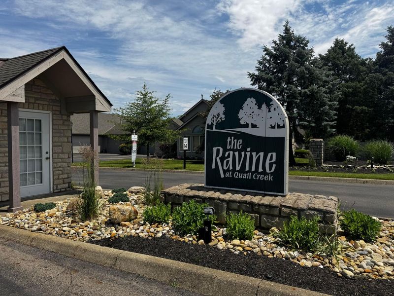 5778 Ravine Creek Drive, Unit 15, Grove City, OH 43123 Photo 2