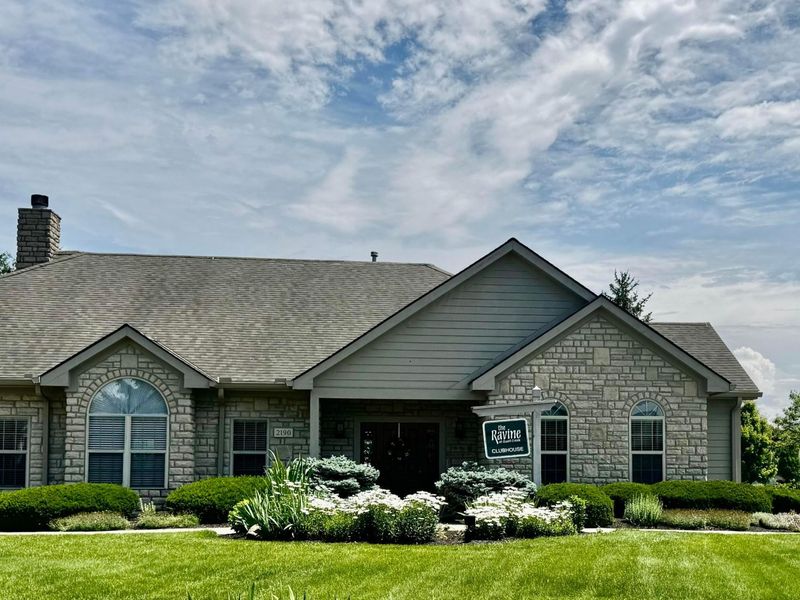 5778 Ravine Creek Drive, Unit 15, Grove City, OH 43123 Photo 3