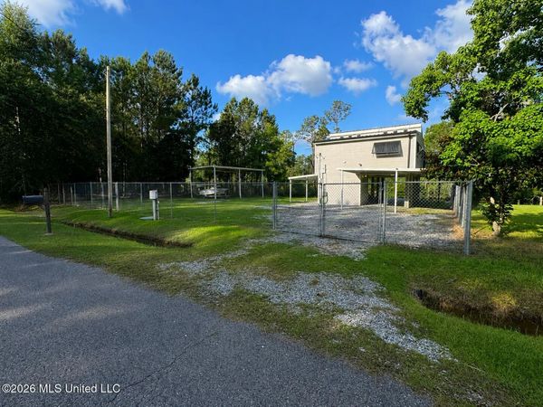 10073 River Drive, Bay Saint Louis, MS 39520