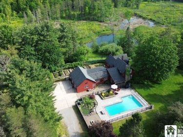 9303 Falls Road, West Falls, NY 14170