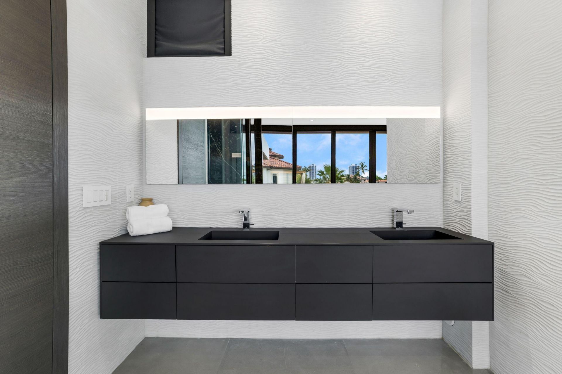 3462 NE 171st Street, North Miami Beach, FL 33160 Photo