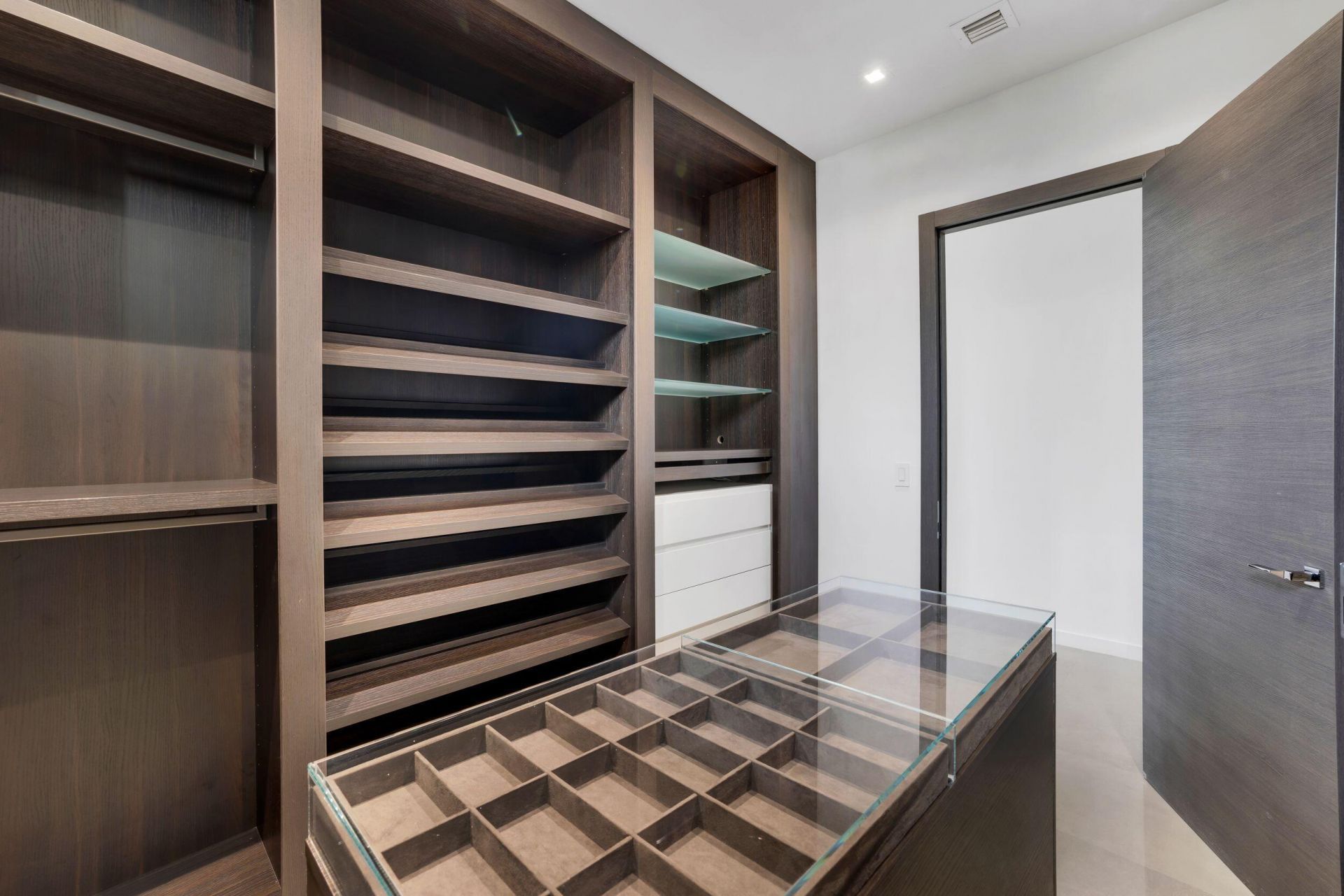 3462 NE 171st Street, North Miami Beach, FL 33160 Photo
