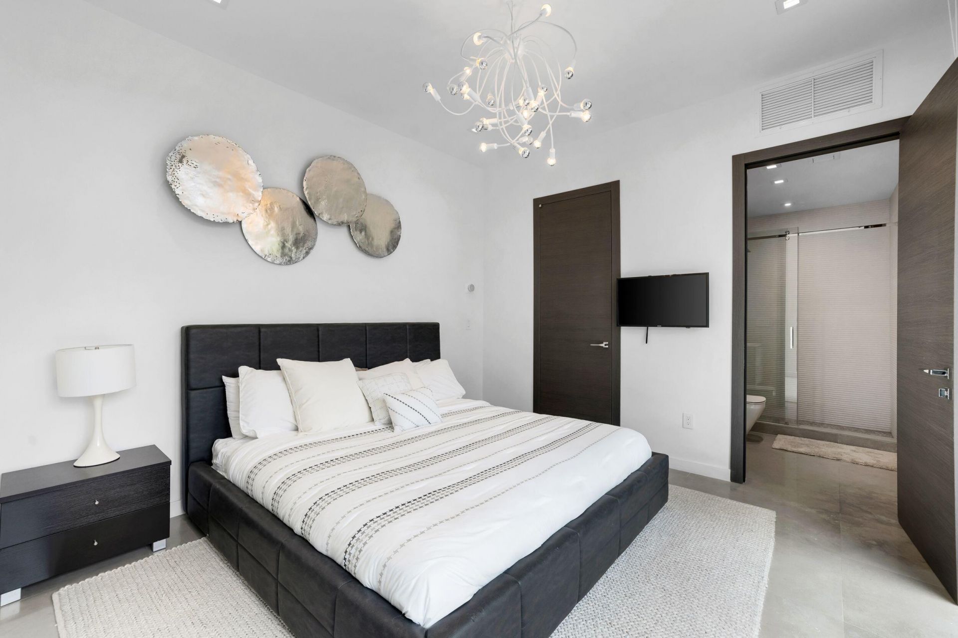 3462 NE 171st Street, North Miami Beach, FL 33160 Photo