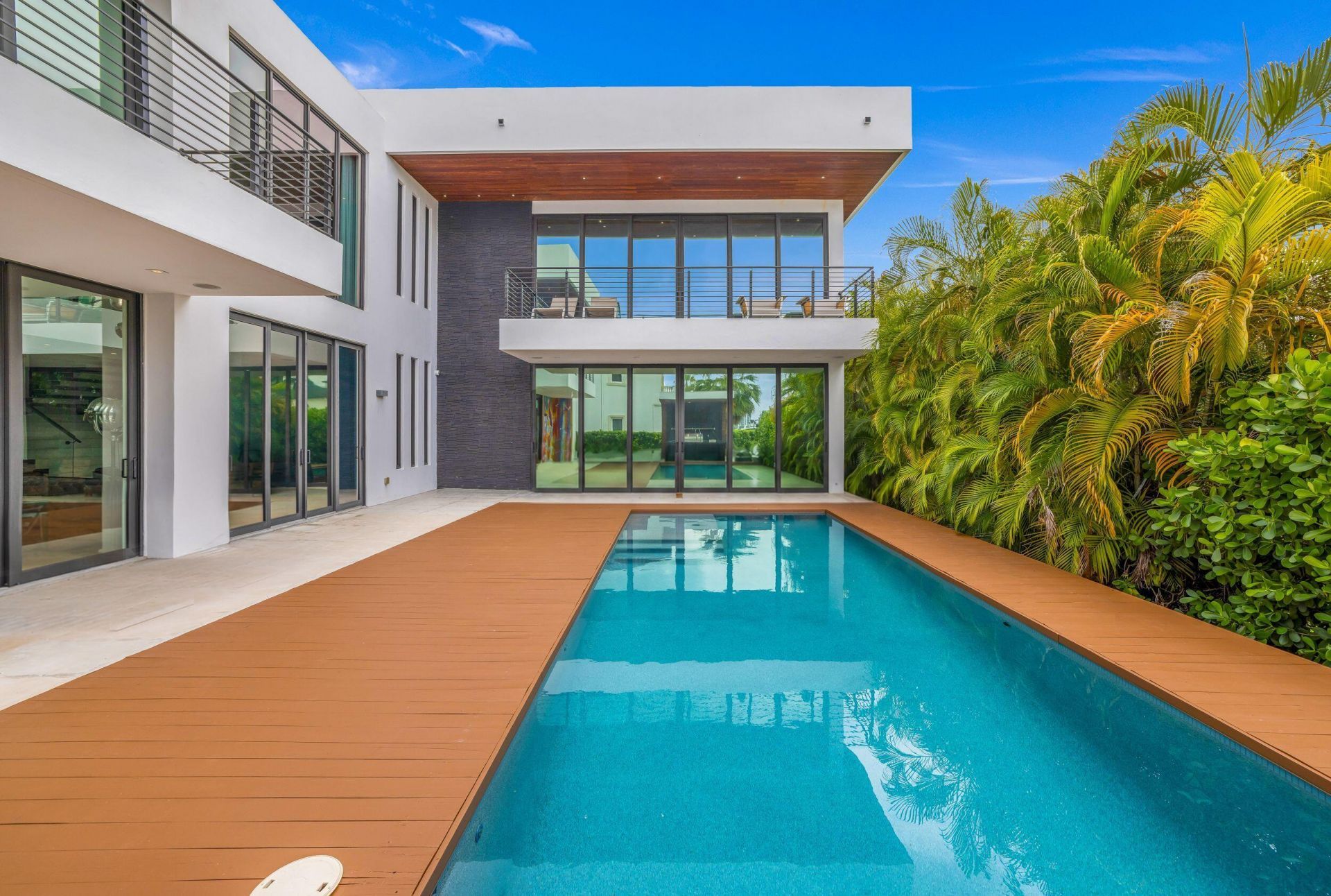 3462 NE 171st Street, North Miami Beach, FL 33160 Photo