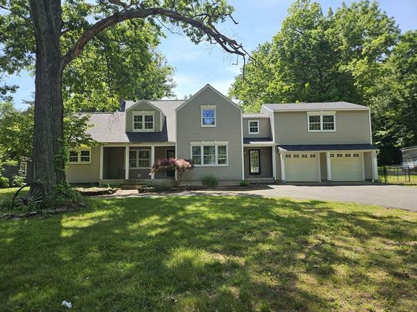 27 Lee Street, East Longmeadow, MA 01028