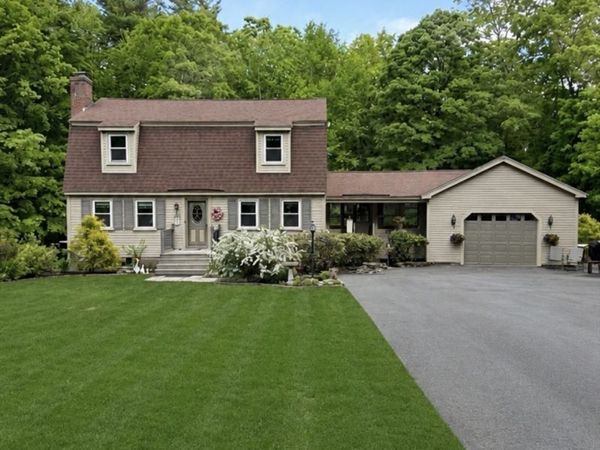 82 Wheeler St, Pepperell, MA 01463