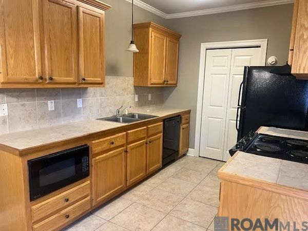 828 Meadow Bend Dr, Unit #C, Baton Rouge, LA 70820