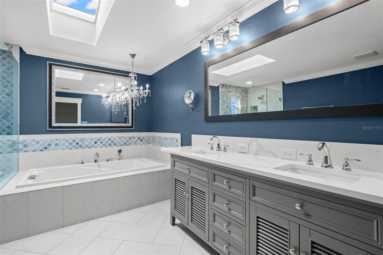 427 Villagrande Avenue S, Saint Petersburg, FL 33707 Photo