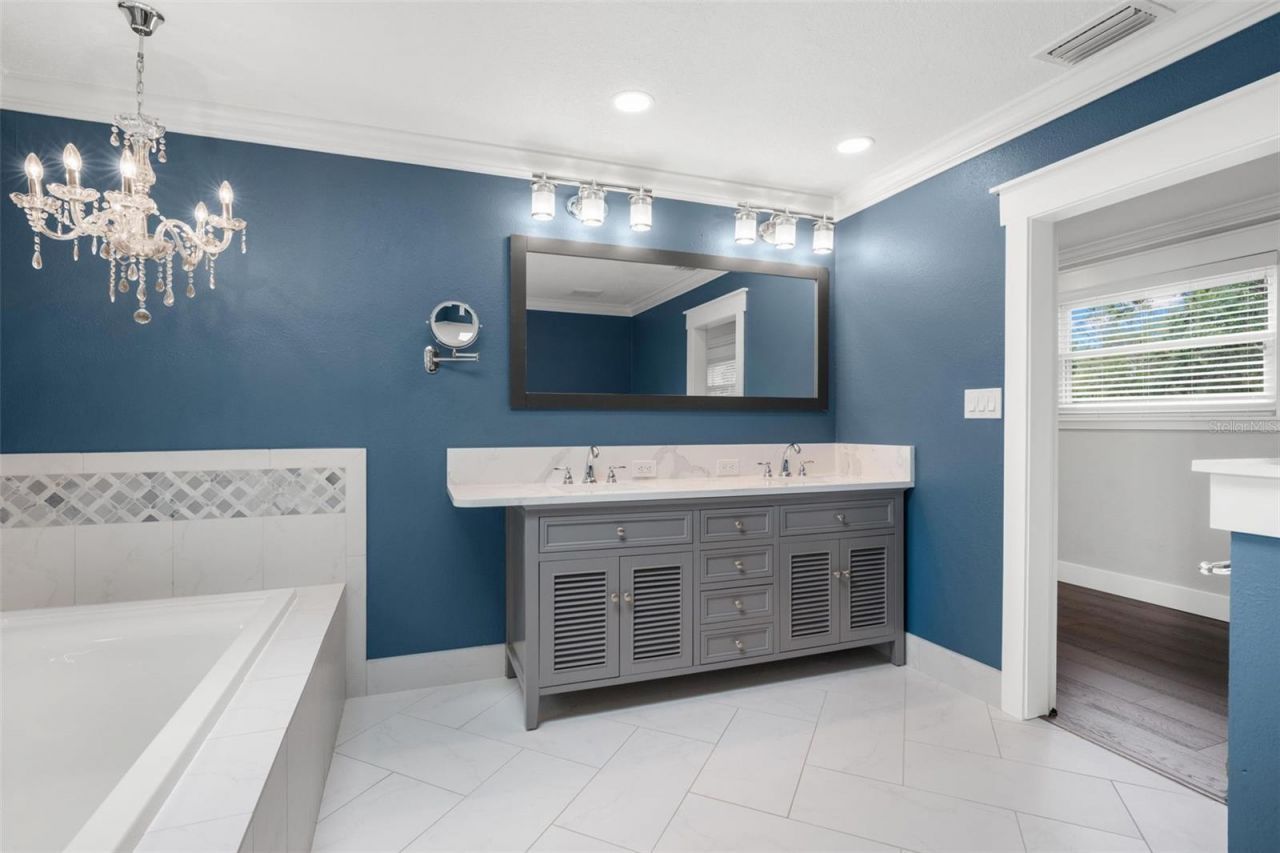 427 Villagrande Avenue S, Saint Petersburg, FL 33707 Photo