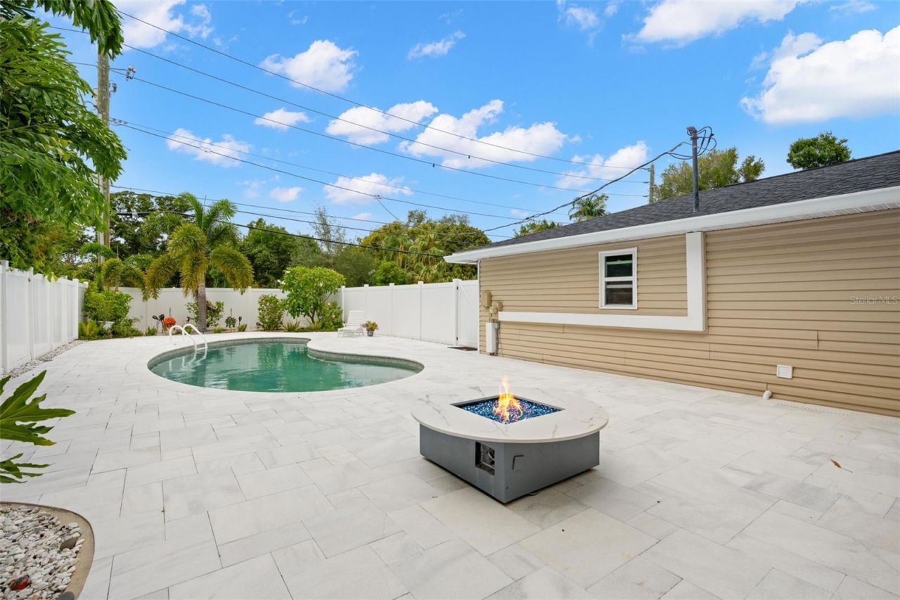 427 Villagrande Avenue S, Saint Petersburg, FL 33707 Photo