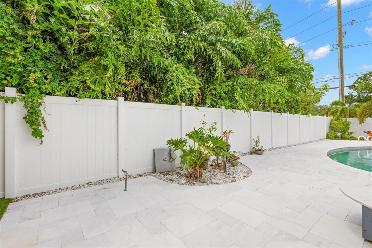 427 Villagrande Avenue S, Saint Petersburg, FL 33707 Photo