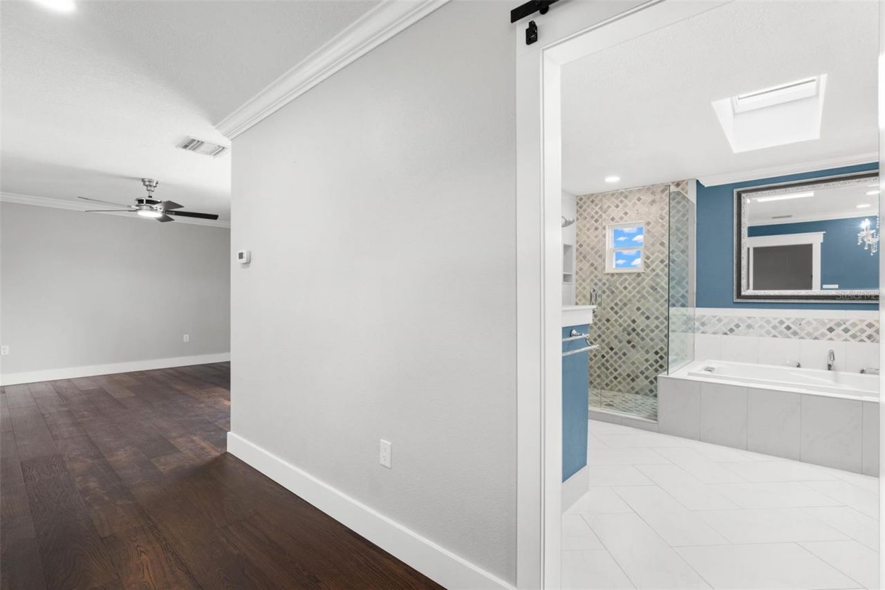 427 Villagrande Avenue S, Saint Petersburg, FL 33707 Photo