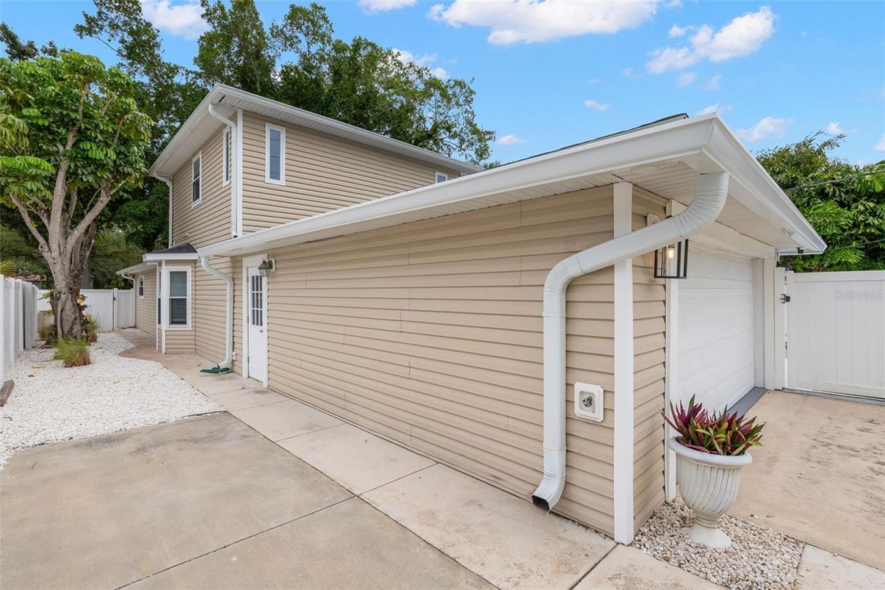 427 Villagrande Avenue S, Saint Petersburg, FL 33707 Photo