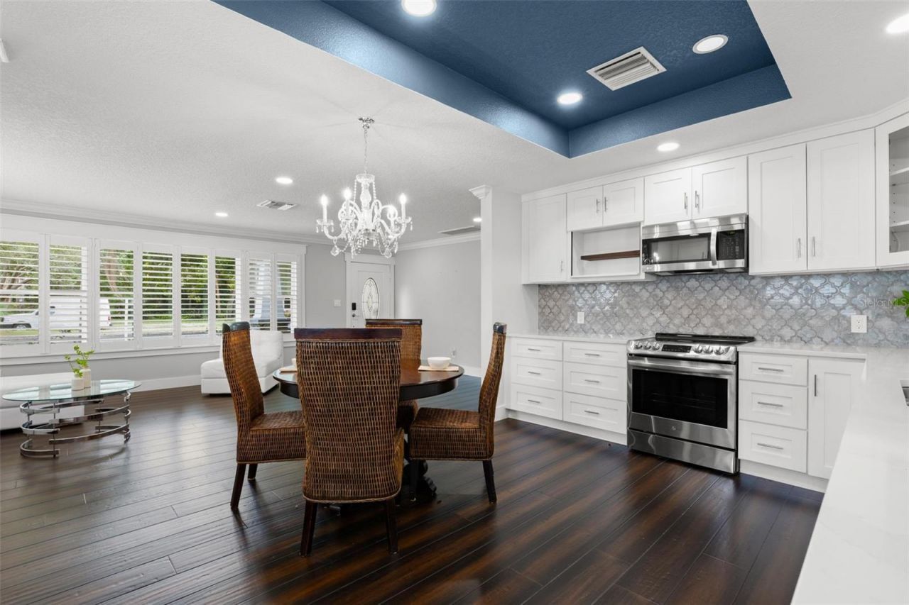 427 Villagrande Avenue S, Saint Petersburg, FL 33707 Photo