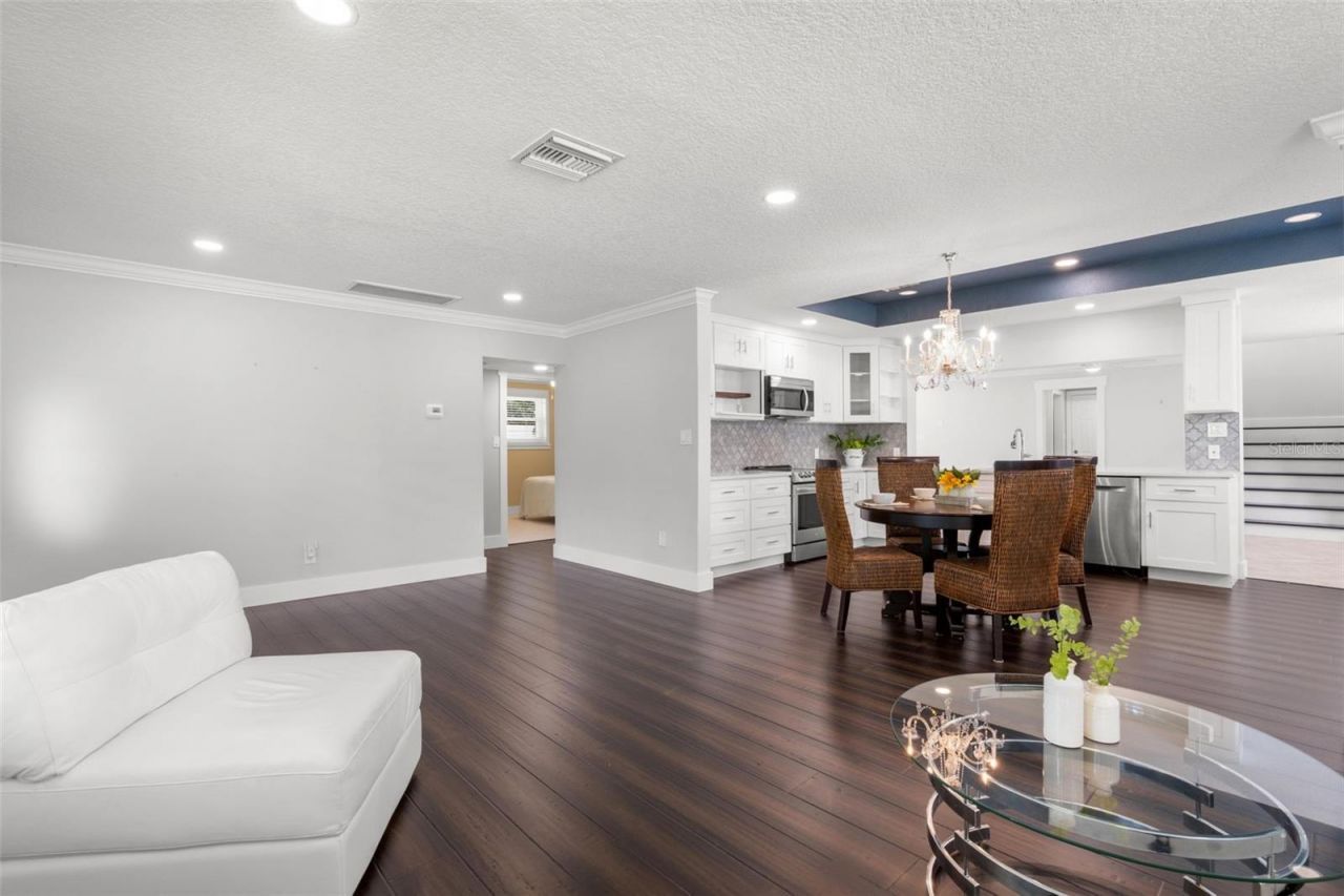 427 Villagrande Avenue S, Saint Petersburg, FL 33707 Photo