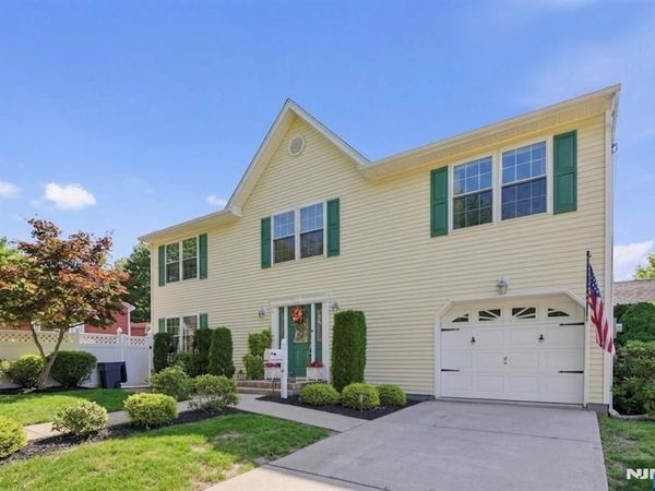 81 Hudson Avenue, RIDGEFIELD PARK, NJ 07660
