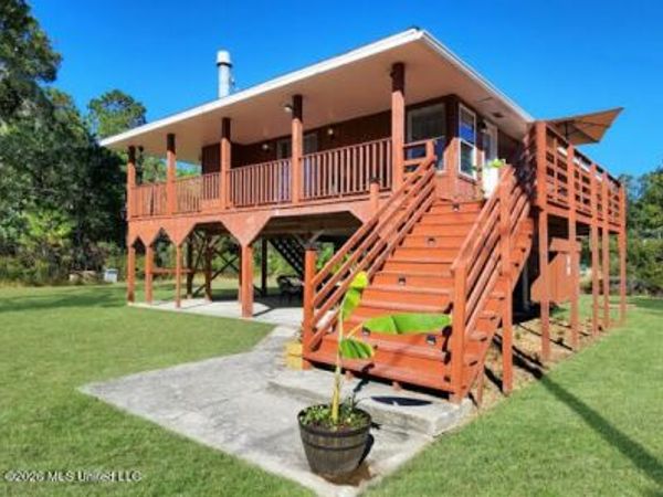 9360 Lark Street, Bay Saint Louis, MS 39520