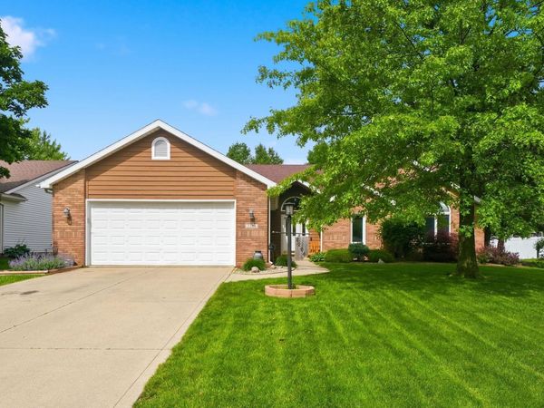 2204 Cedarwood Way, Fort Wayne, IN 46804