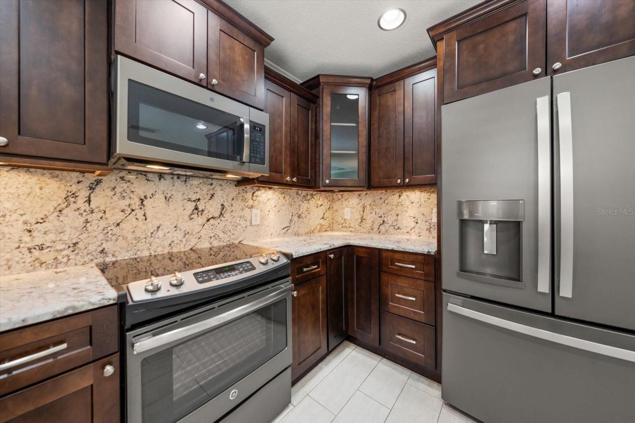 209 Live Oak Lane , Largo, FL 33770 Photo