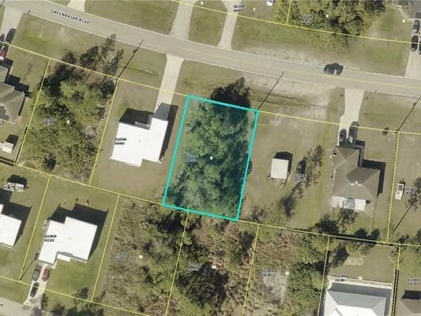 123 GREENBRIAR BOULEVARD , LEHIGH ACRES, FL 33972