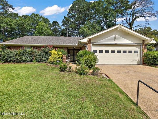 55 Sunline Drive, Brandon, MS 39042