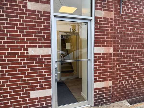 162 2nd Street , Unit 4, Mineola, NY 11501