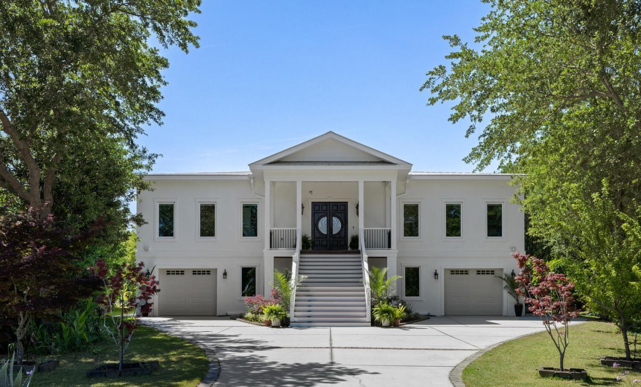 1391 Royston Road Photo 4