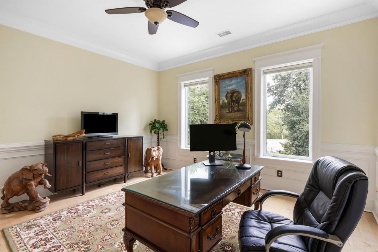 1391 Royston Road Photo 40