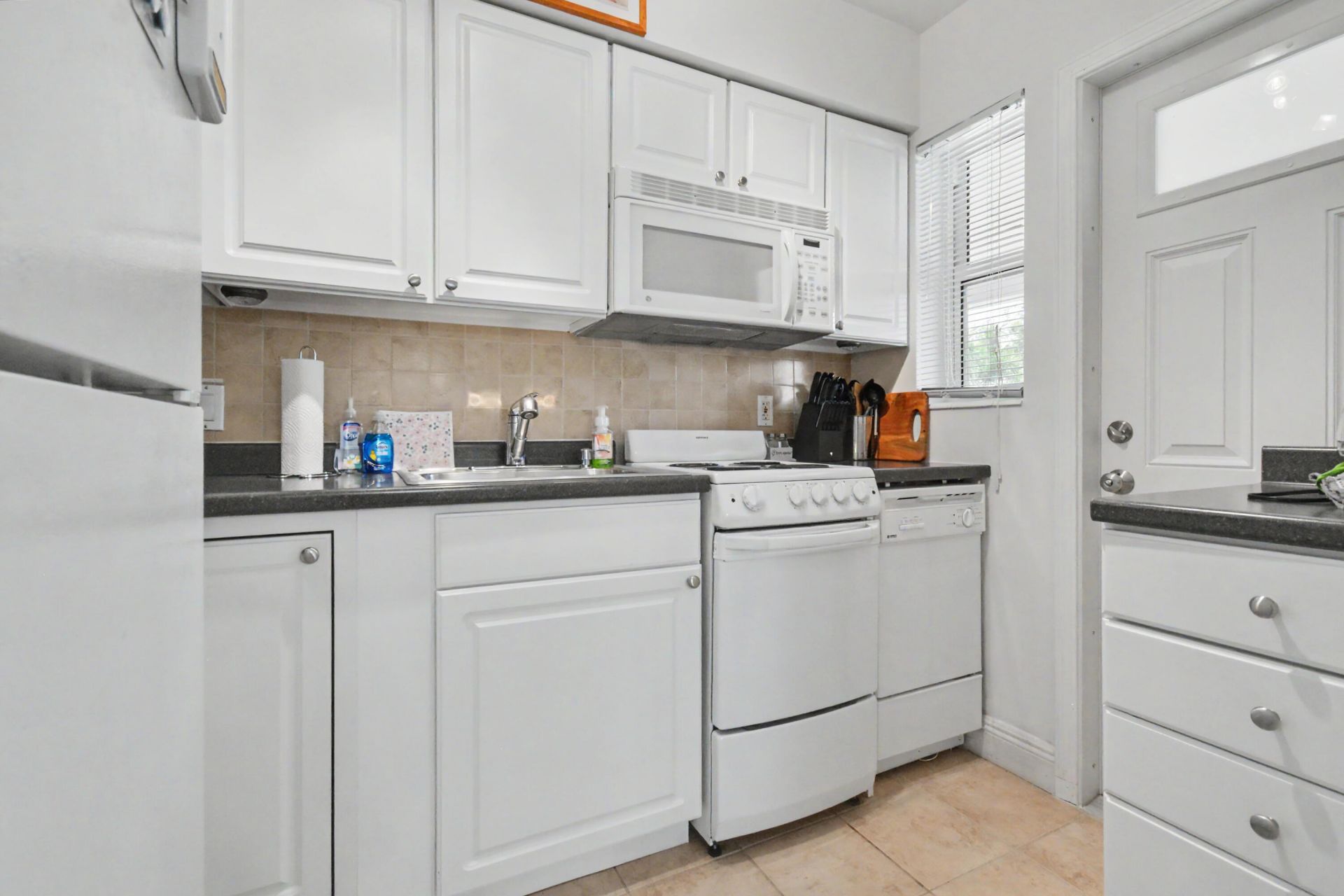 2701 NE 1st Street, Unit 201, Pompano Beach, FL 33062 Photo