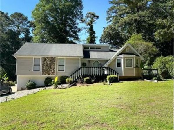 756 Post Road Way , Stone Mountain, GA 30088