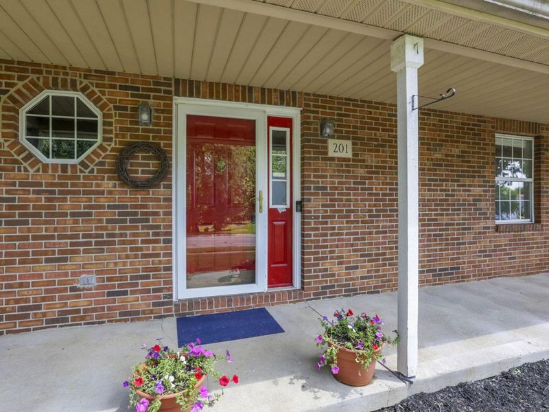 201 Key Boulevard , Pataskala, OH 43062 Photo 6