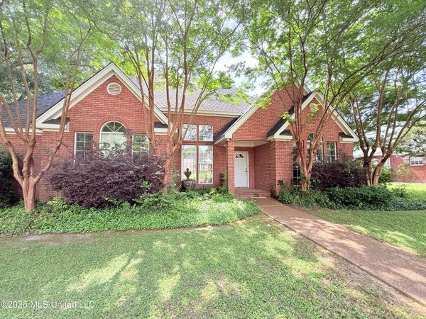 2465 Pryor Street, Grenada, MS 38901