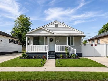 1571 University Avenue, Lincoln Park, MI 48146