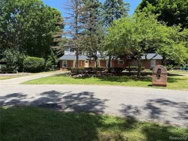 52240 Eastmoor Lane, Shelby Twp, MI 48316
