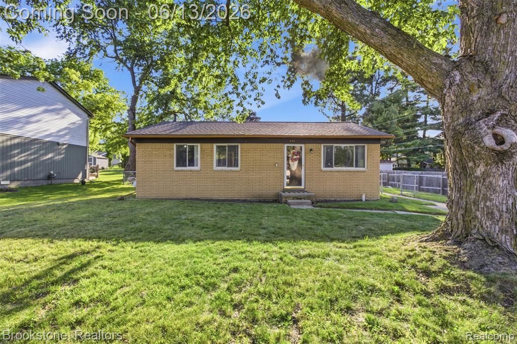 520 May Road , Rochester Hills, MI 48307 Main Photo