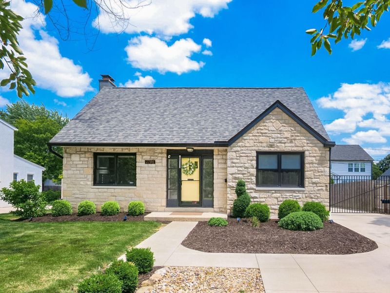 2796 Northwest Boulevard , Columbus, OH 43221 Photo 2